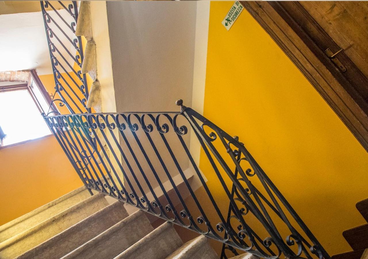 קאפרינו ורונזה Locanda Al Centrale מראה חיצוני תמונה