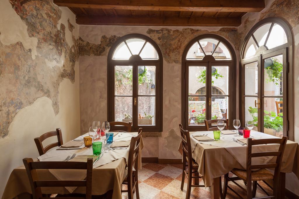 קאפרינו ורונזה Locanda Al Centrale מראה חיצוני תמונה