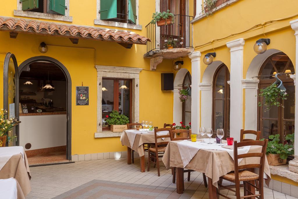 קאפרינו ורונזה Locanda Al Centrale מראה חיצוני תמונה